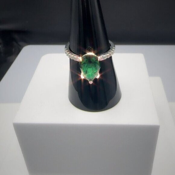 Sterling Silver Green Gemstone Pear Cut Ring Size 9 - Picture 7 of 9